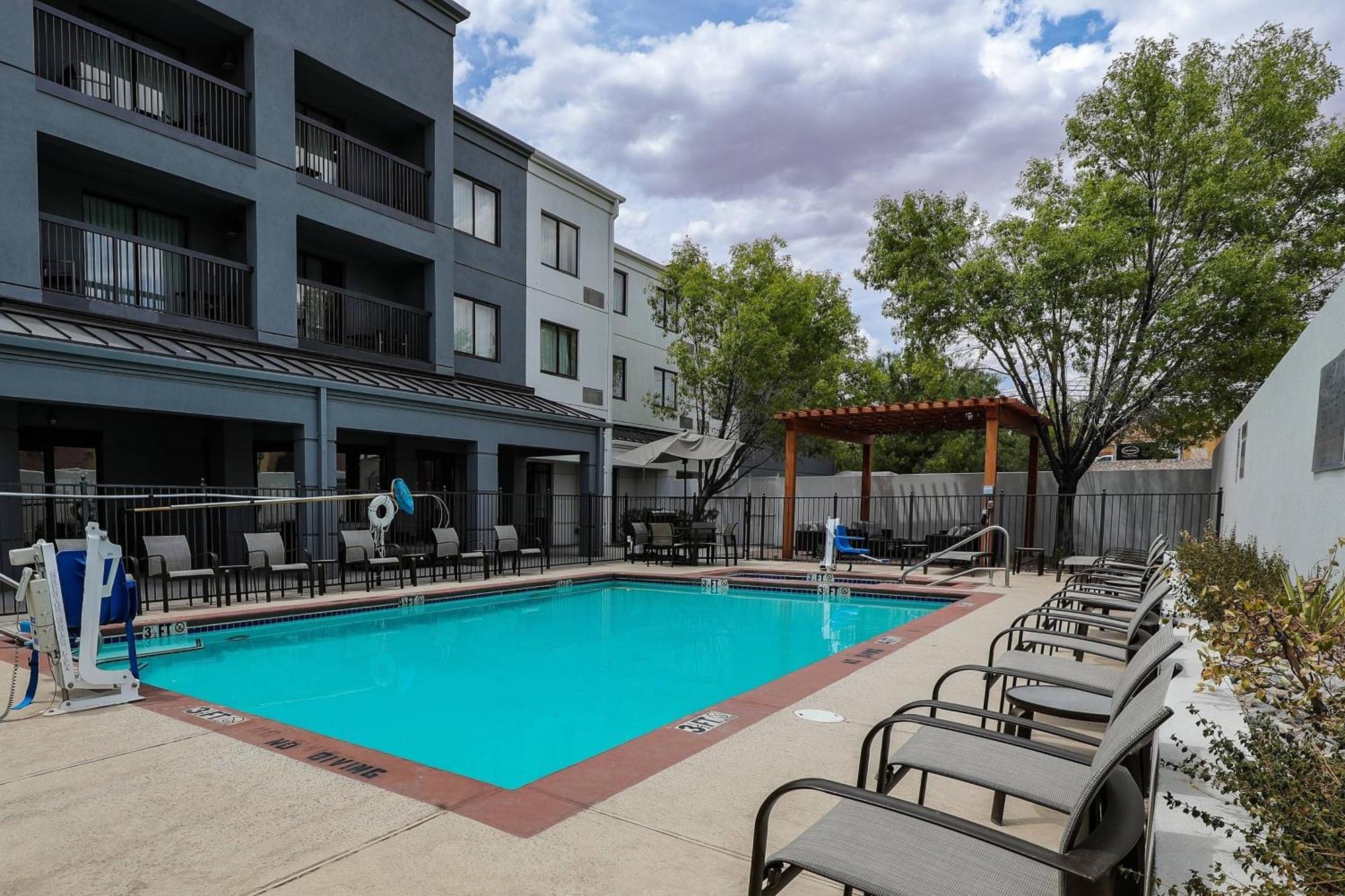 Готель Courtyard El Paso Airport Екстер'єр фото