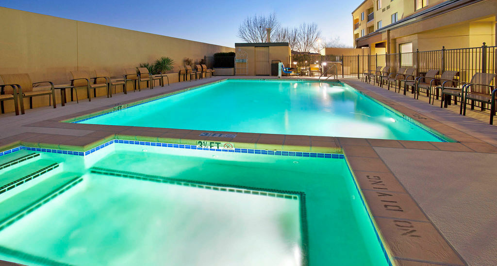 Готель Courtyard El Paso Airport Екстер'єр фото